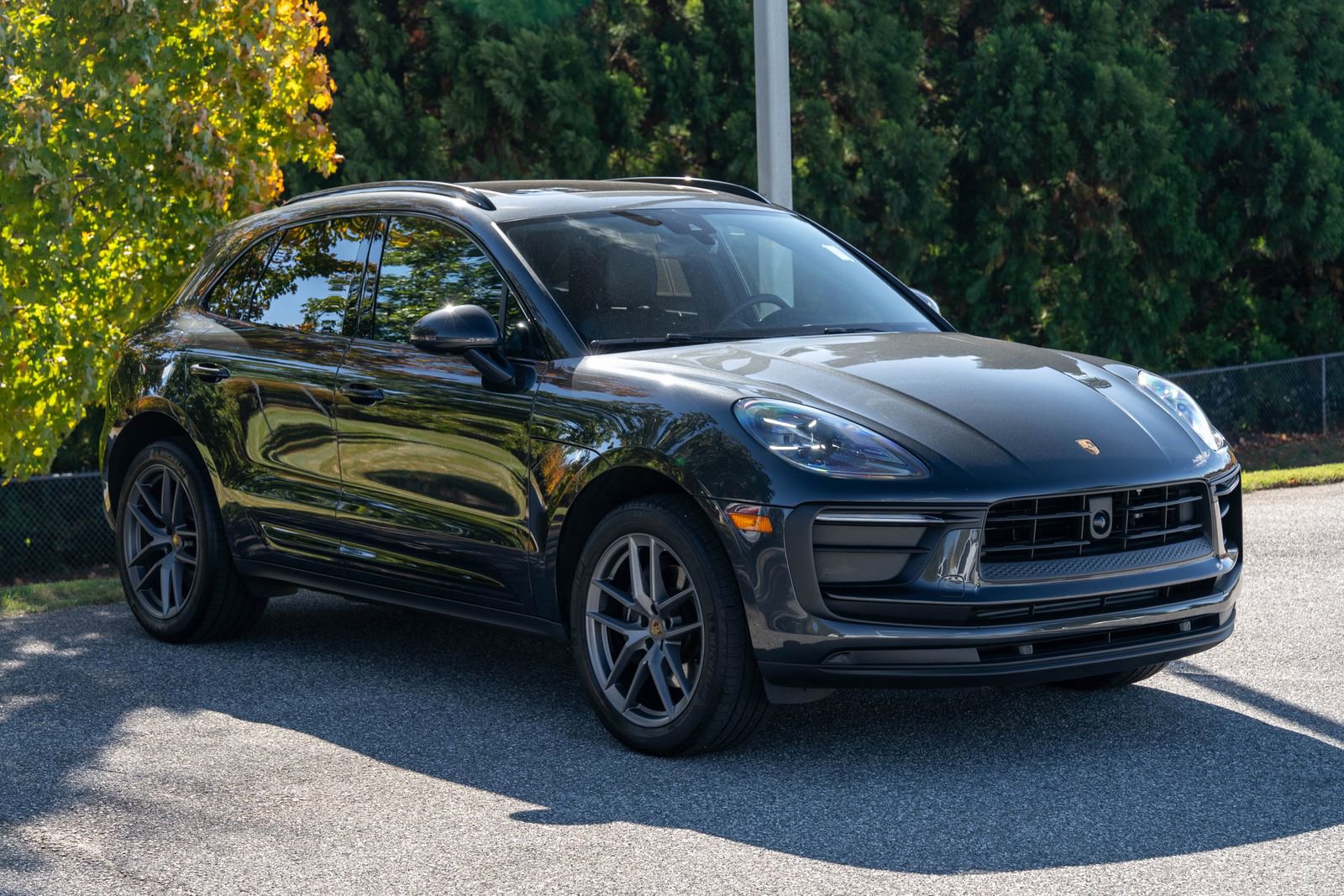 Certified 2025 Porsche Macan image 9