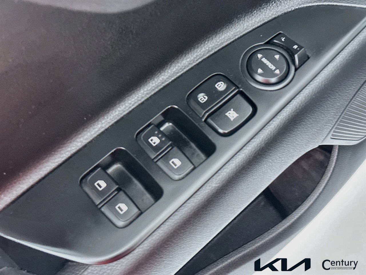 Used 2023 Kia Rio S FWD image 17