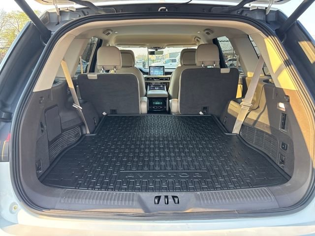 Certified 2020 Lincoln Aviator Reserve w/ Elements Package Plus AWD/4WD image 12