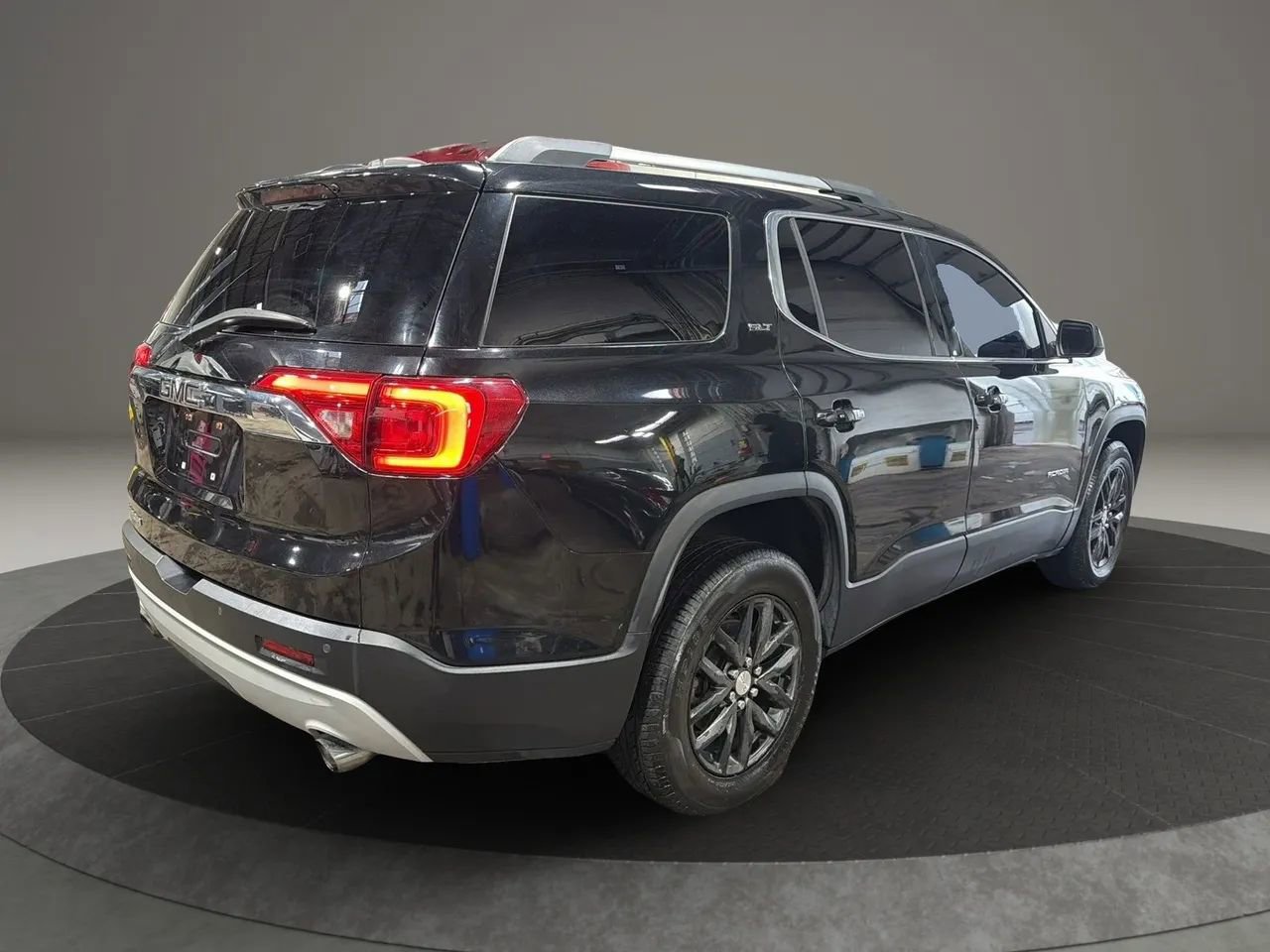 Used 2019 GMC Acadia SLT w/ LPO, Floor Liner Package FWD image 5