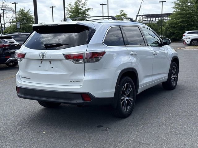 Used 2016 Toyota Highlander XLE AWD/4WD image 2