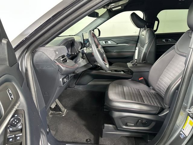 Used 2025 Ford Explorer ST-Line image 11