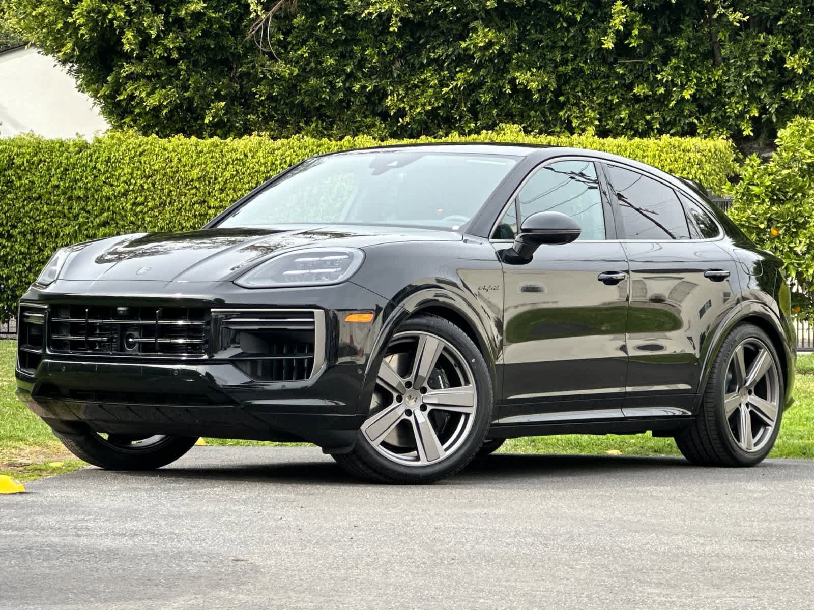 New 2026 Porsche Cayenne Turbo AWD/4WD image 1