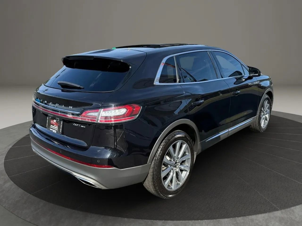 Used 2019 Lincoln Nautilus Select image 7