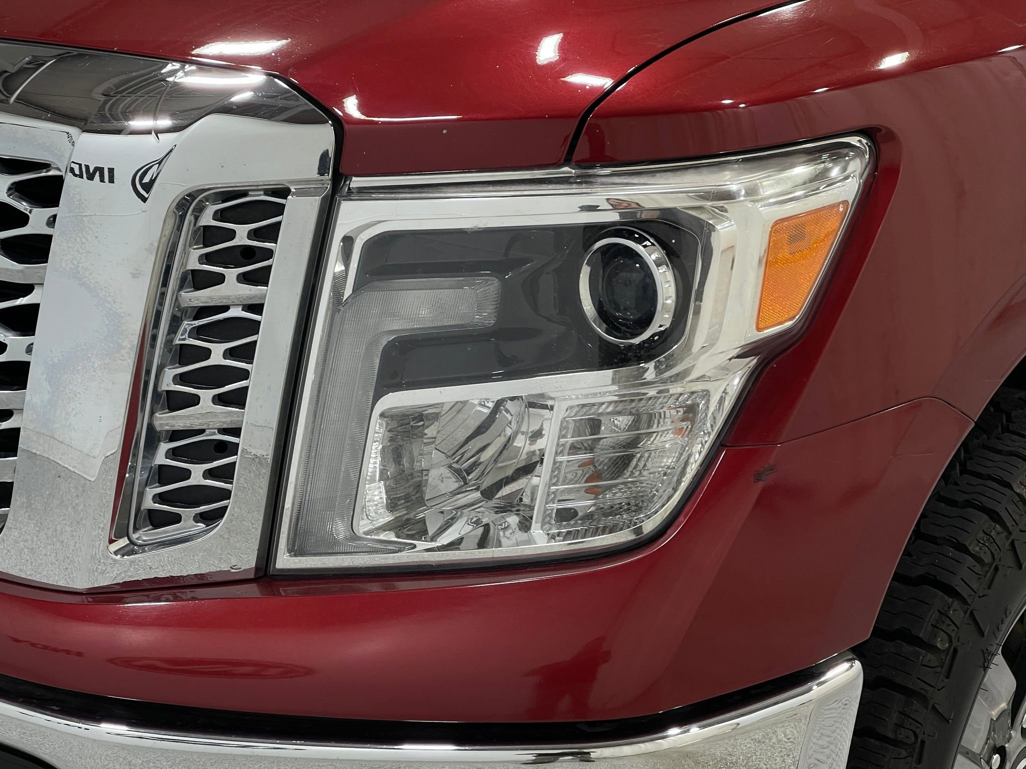 Used 2017 Nissan Titan SL w/ Chrome Package image 31