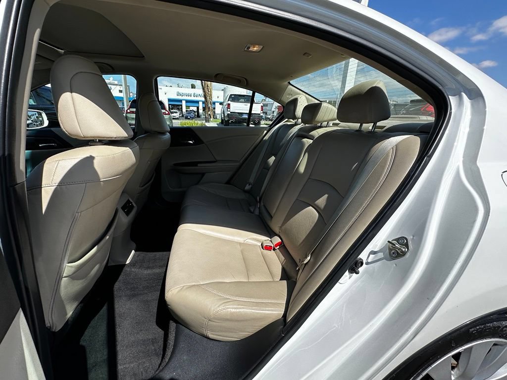 Used 2015 Honda Accord Touring image 18