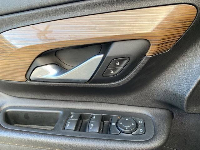 Used 2021 GMC Terrain SLE w/ Driver Convenience Package FWD image 17