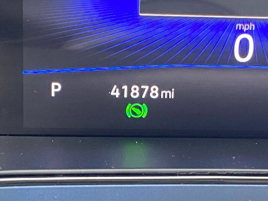 Used 2023 Volkswagen Taos SE w/ Panoramic Sunroof Package image 15