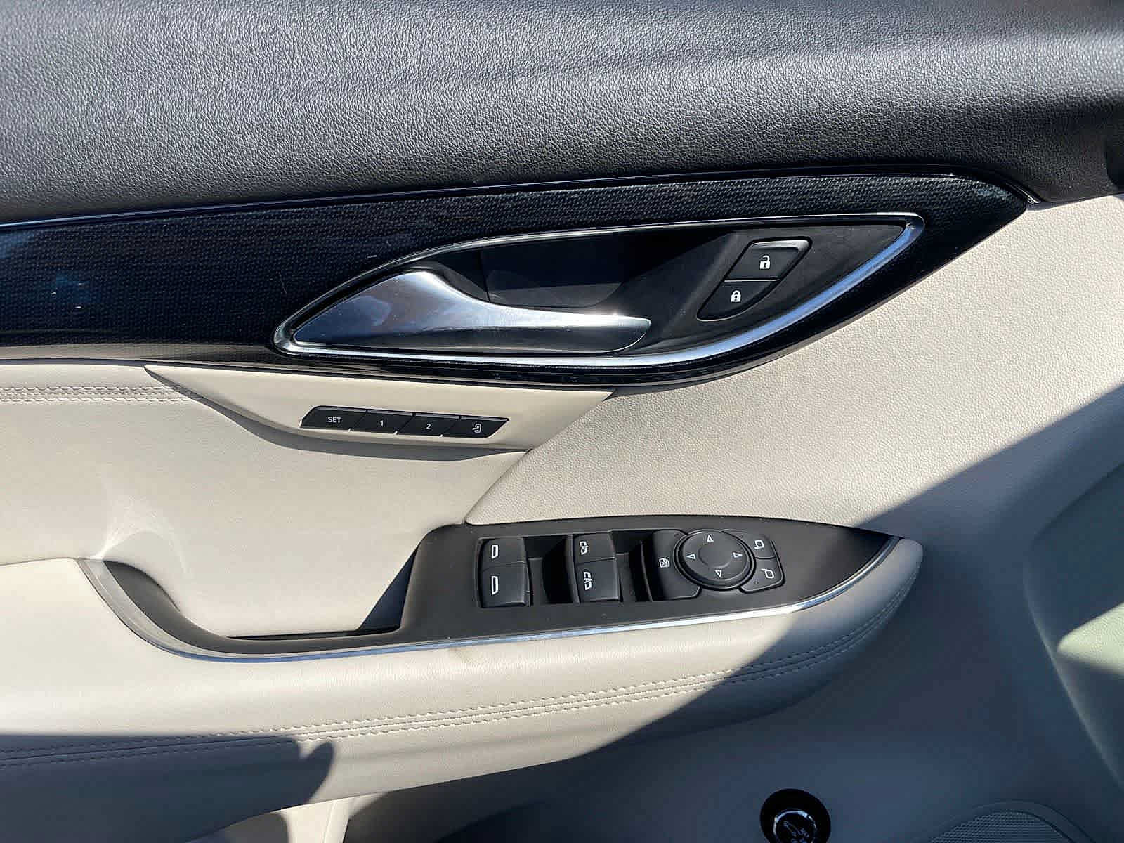 Used 2023 Buick Envision Essence AWD/4WD image 11
