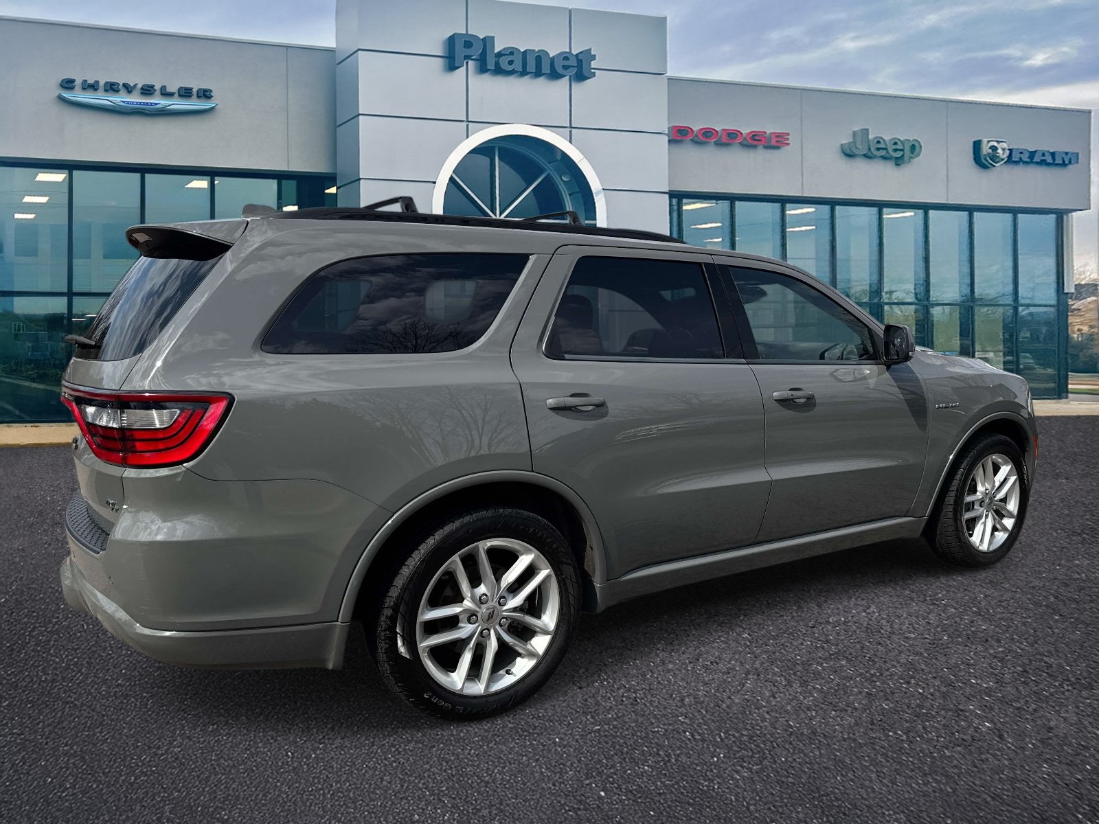 Used 2022 Dodge Durango R/T AWD/4WD image 2