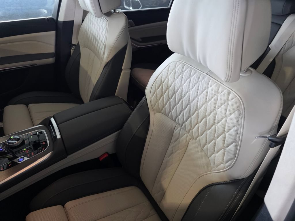 New 2026 BMW ALPINA XB7 AWD/4WD image 9