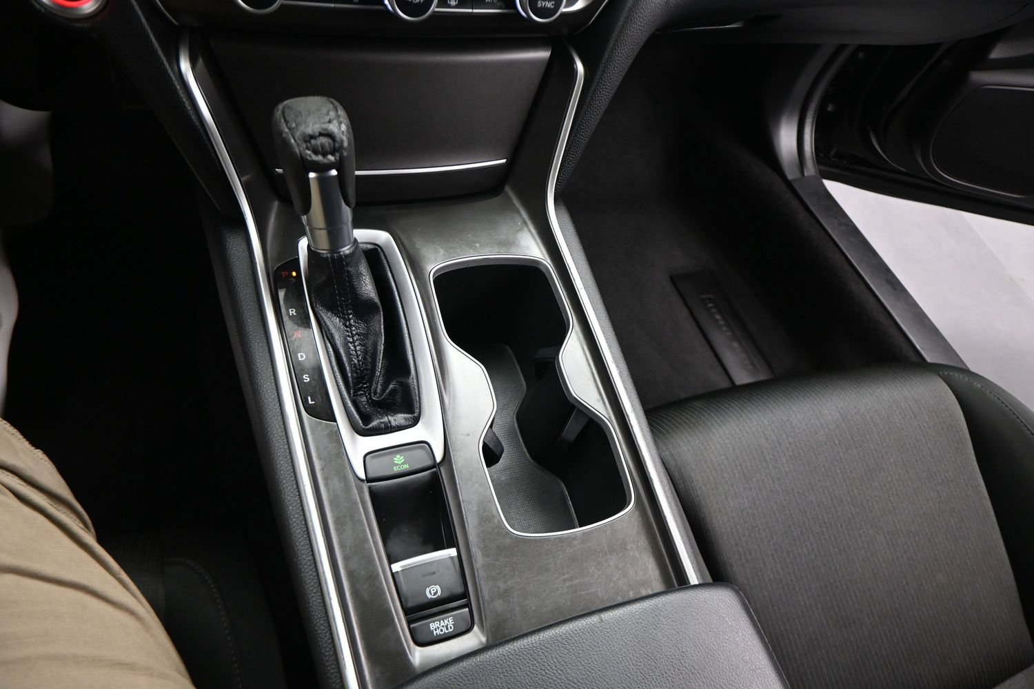 Used 2018 Honda Accord LX image 2