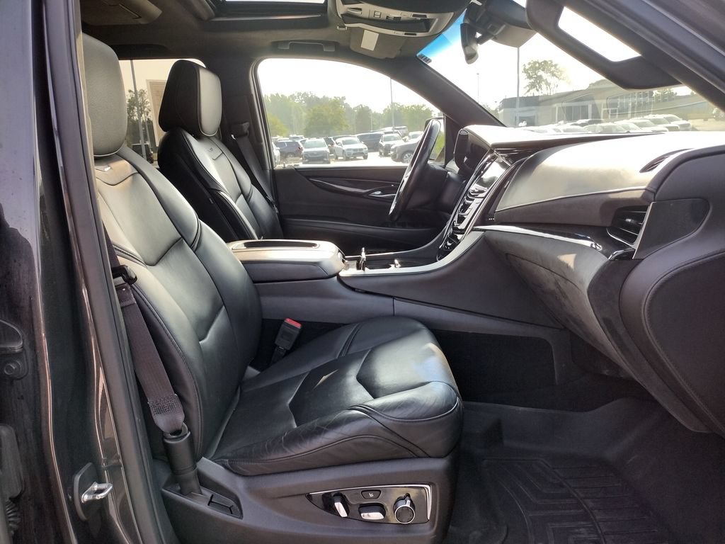 Used 2016 Cadillac Escalade Platinum AWD/4WD image 24