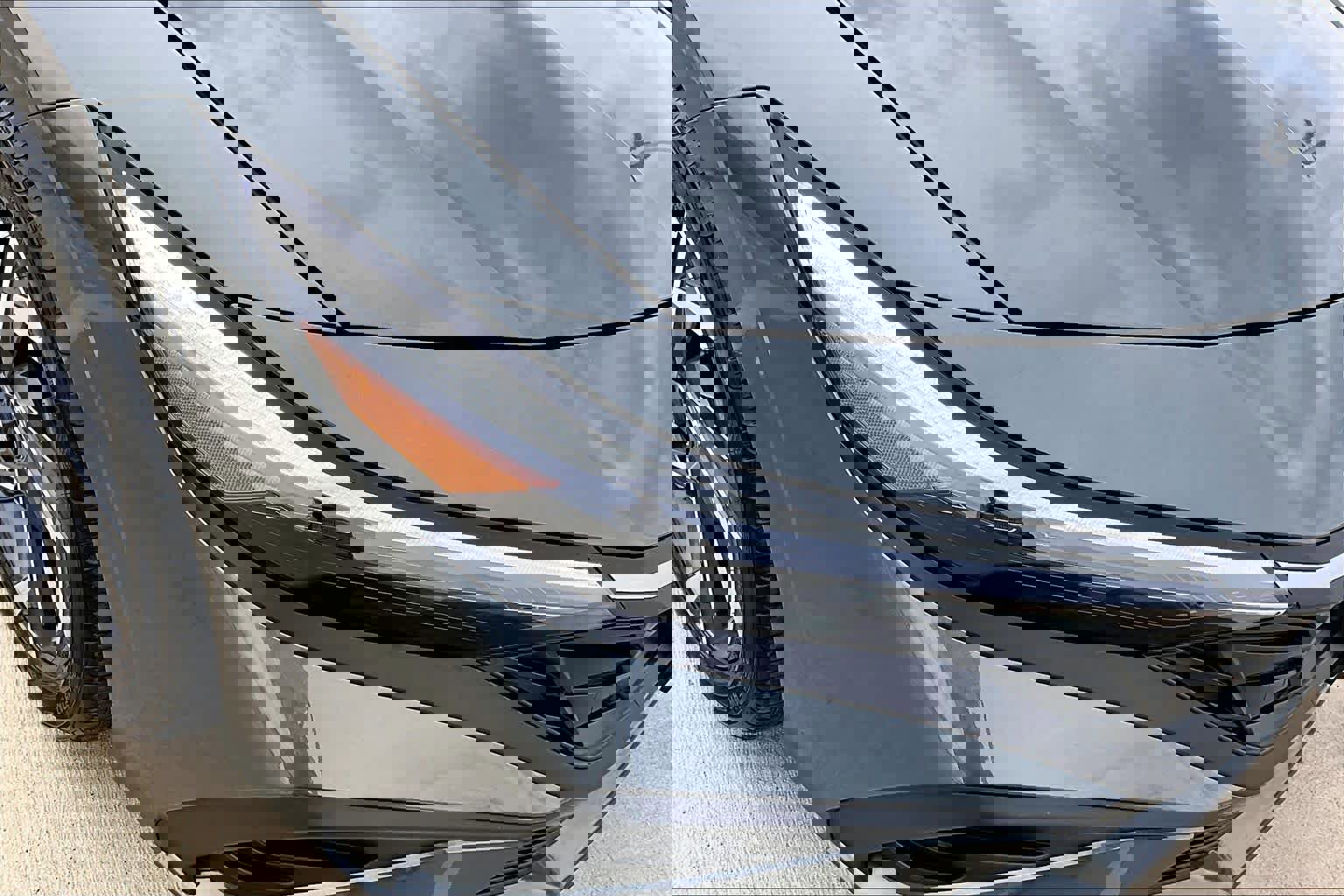 Certified 2025 Hyundai Elantra Sport image 26