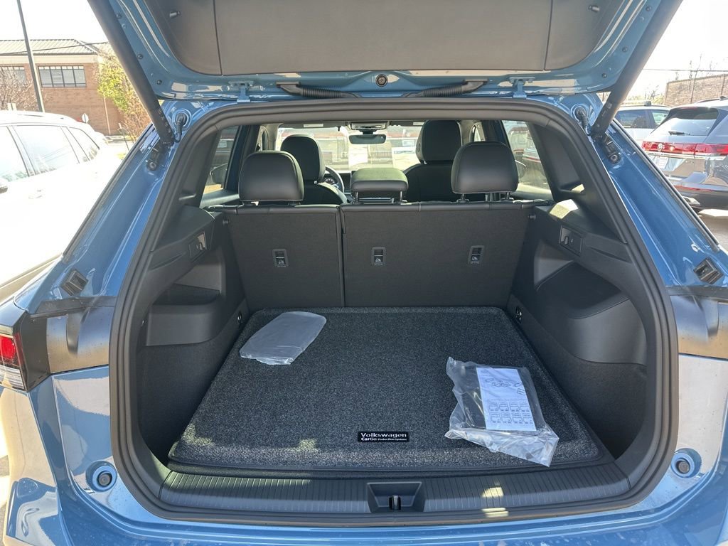 New 2026 Volkswagen Tiguan SE R-Line image 18