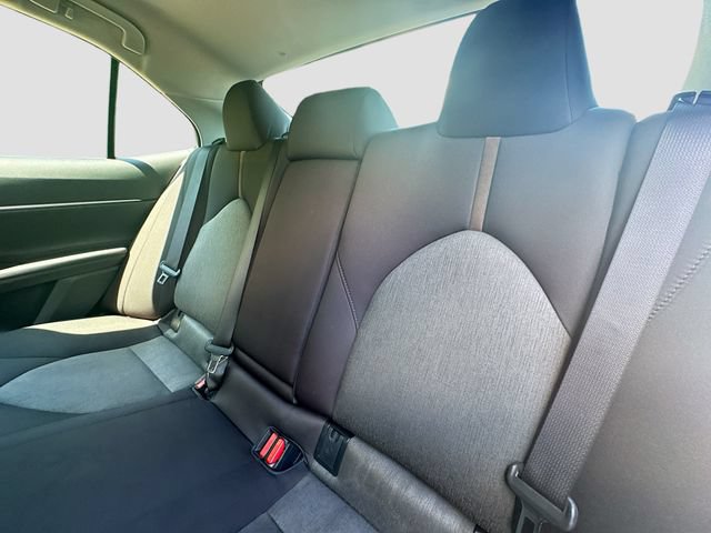 Used 2018 Toyota Camry LE FWD image 28