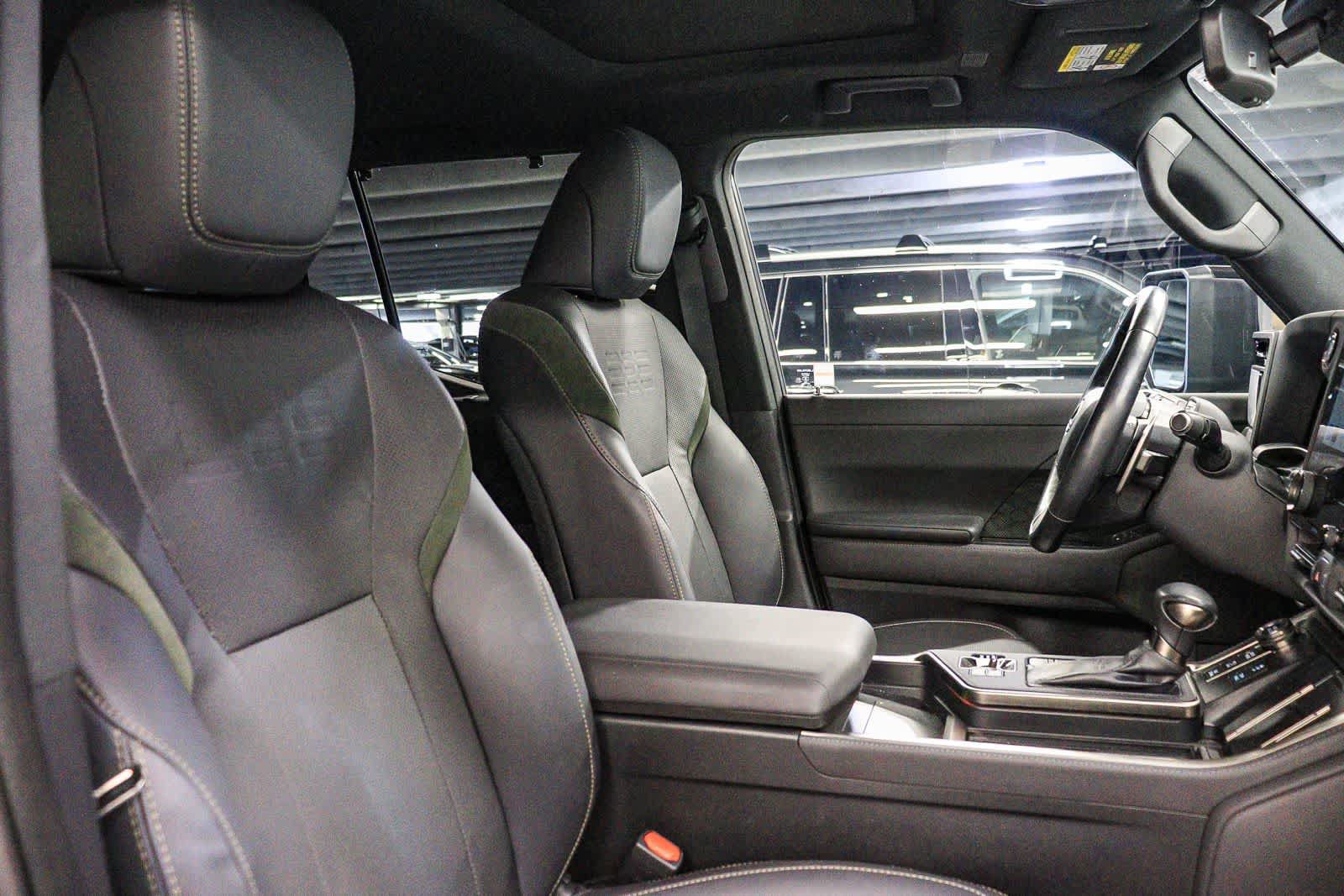 Used 2024 Lexus GX 550 AWD/4WD image 17