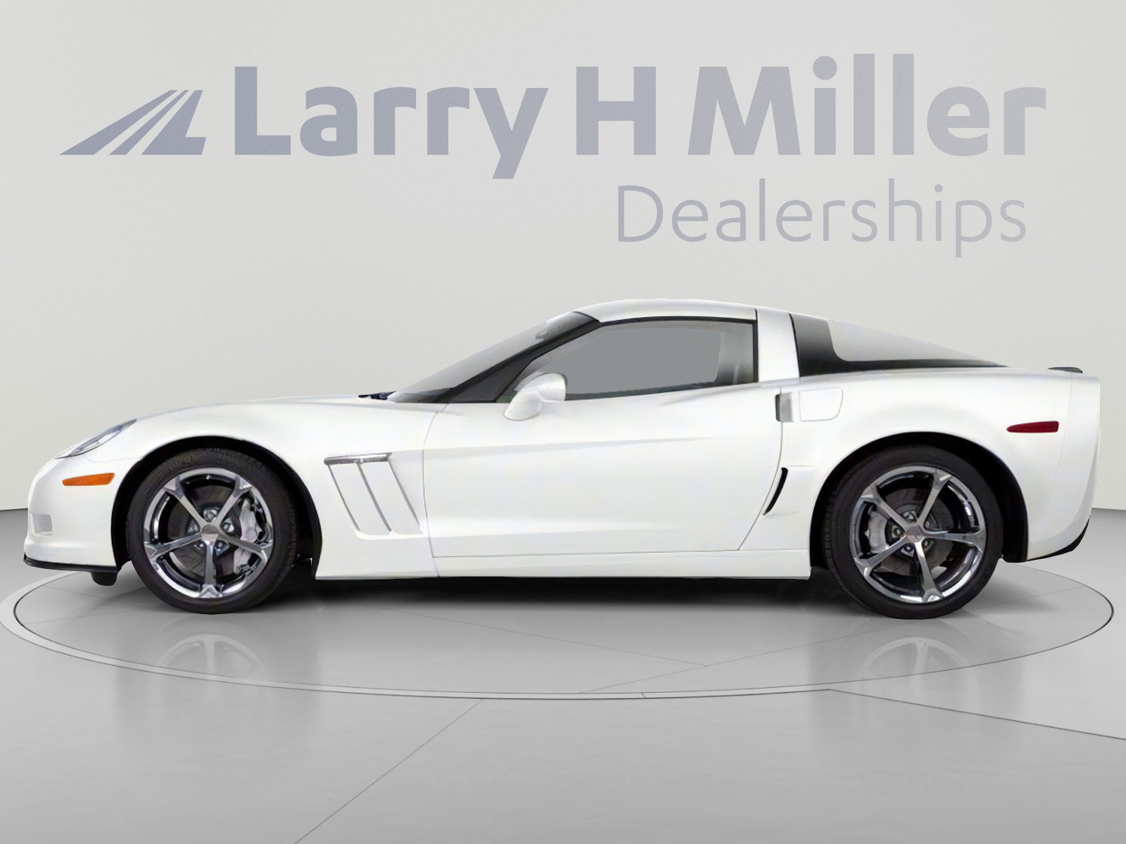 Used 2013 Chevrolet Corvette Grand Sport w/ 4LT Preferred Equipment Group RWD image 3