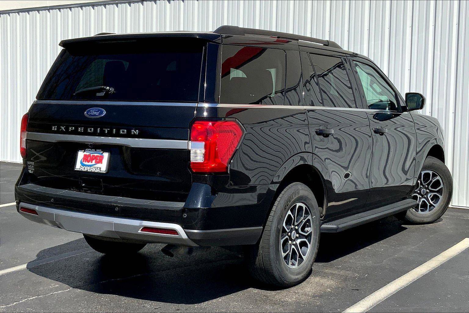 Used 2024 Ford Expedition XLT image 10