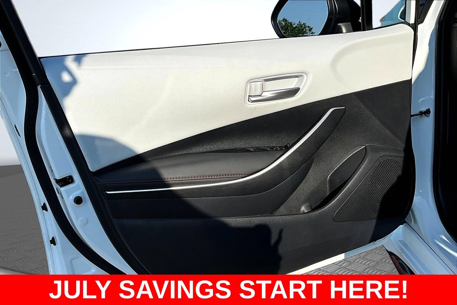 Used 2025 Toyota Corolla SE FWD image 26