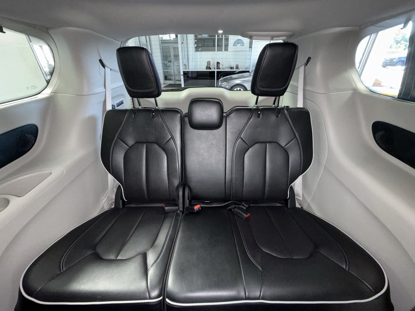 Used 2022 Chrysler Pacifica Limited FWD image 26