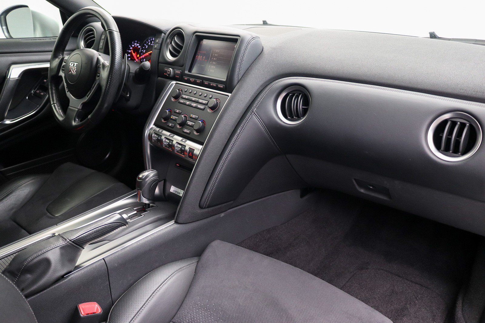 Used 2009 Nissan GT-R Premium AWD/4WD image 20