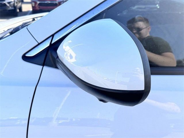 Used 2022 Buick Encore GX Essence w/ Advanced Technology Package image 11