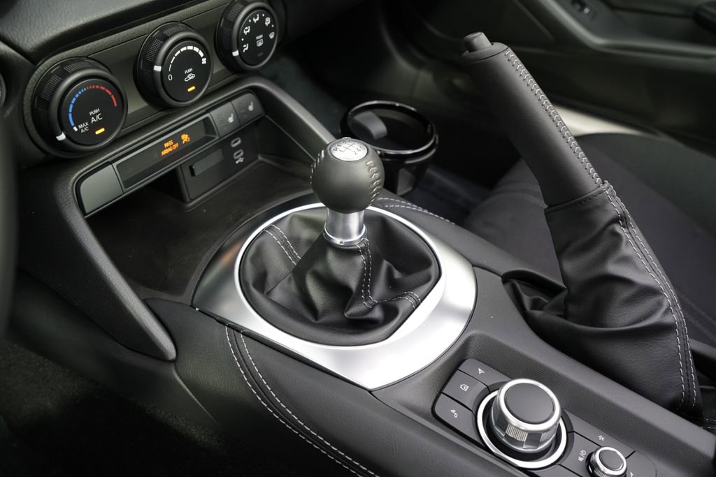 New 2026 MAZDA MX-5 Miata Club w/ Interior Package RWD image 32