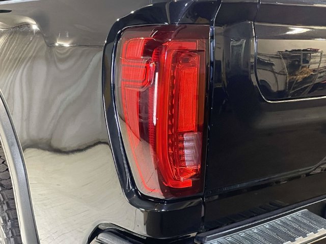 Used 2023 GMC Sierra 3500 Denali w/ Denali Ultimate Package AWD/4WD image 16