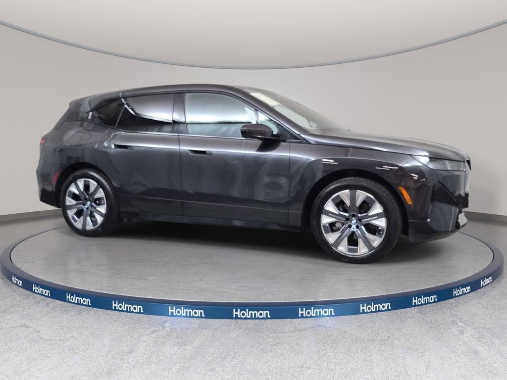 Used 2026 BMW iX xDrive45 w/ Executive Package image 4