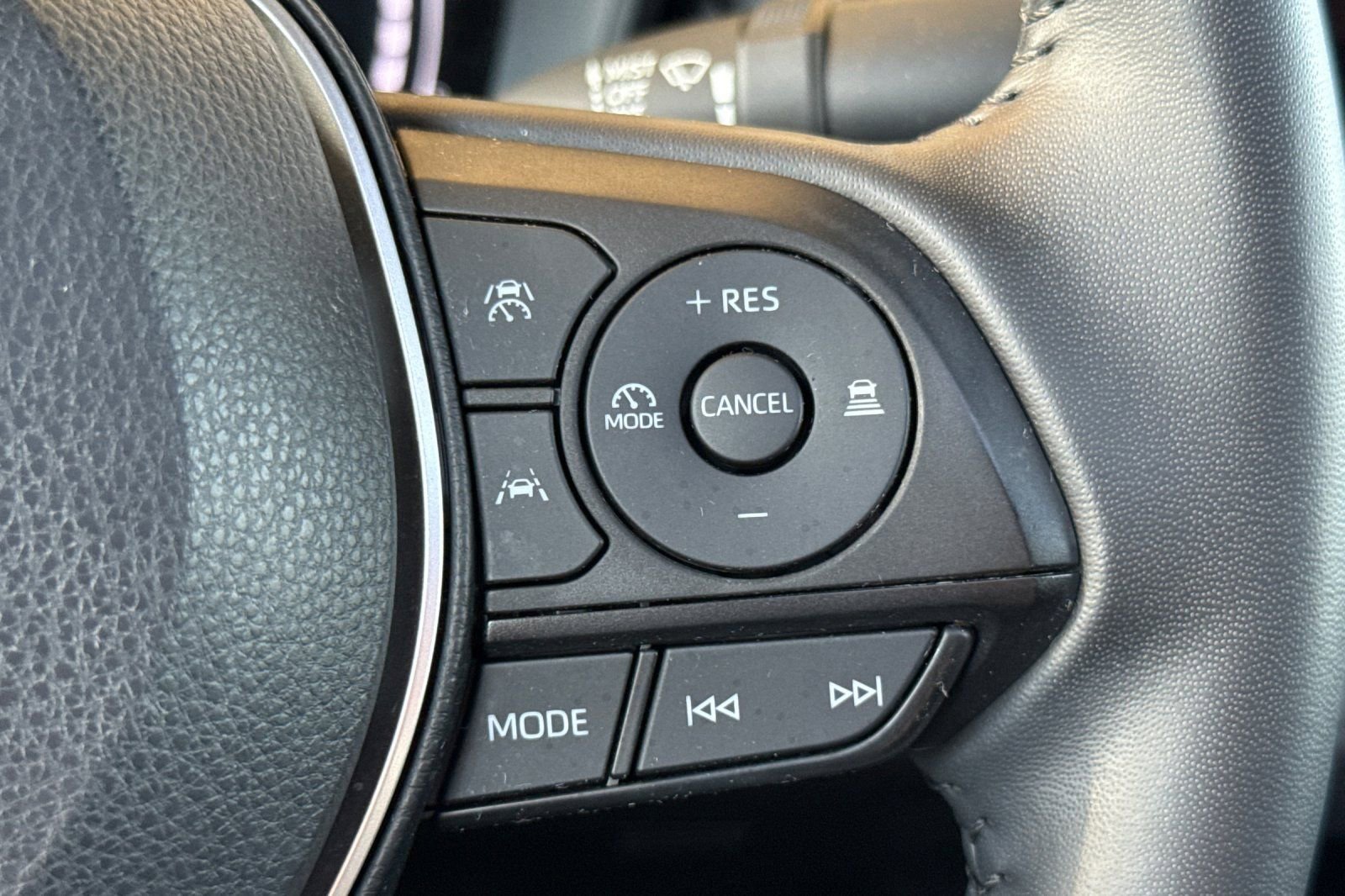 Certified 2025 Toyota Corolla SE image 28