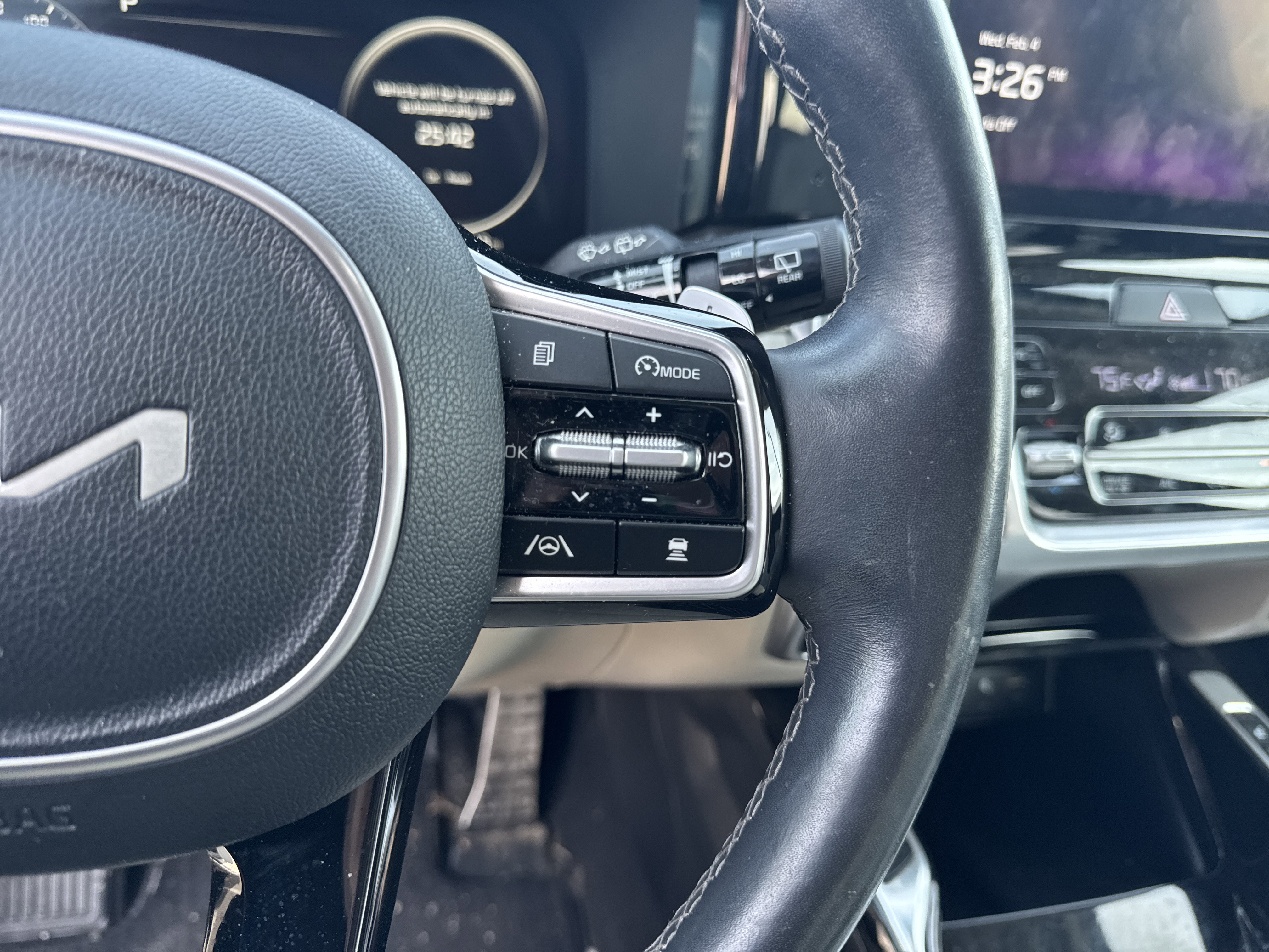 Used 2023 Kia Sorento SX Prestige w/ Panoramic Sunroof Package image 16