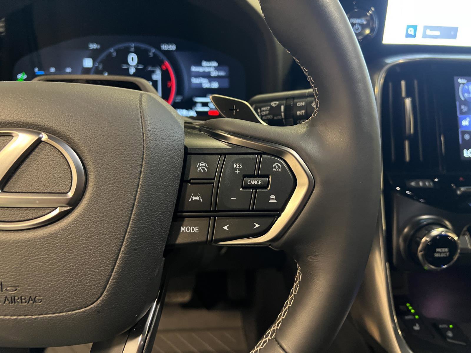 Used 2025 Lexus LX 700h Overtrail image 14