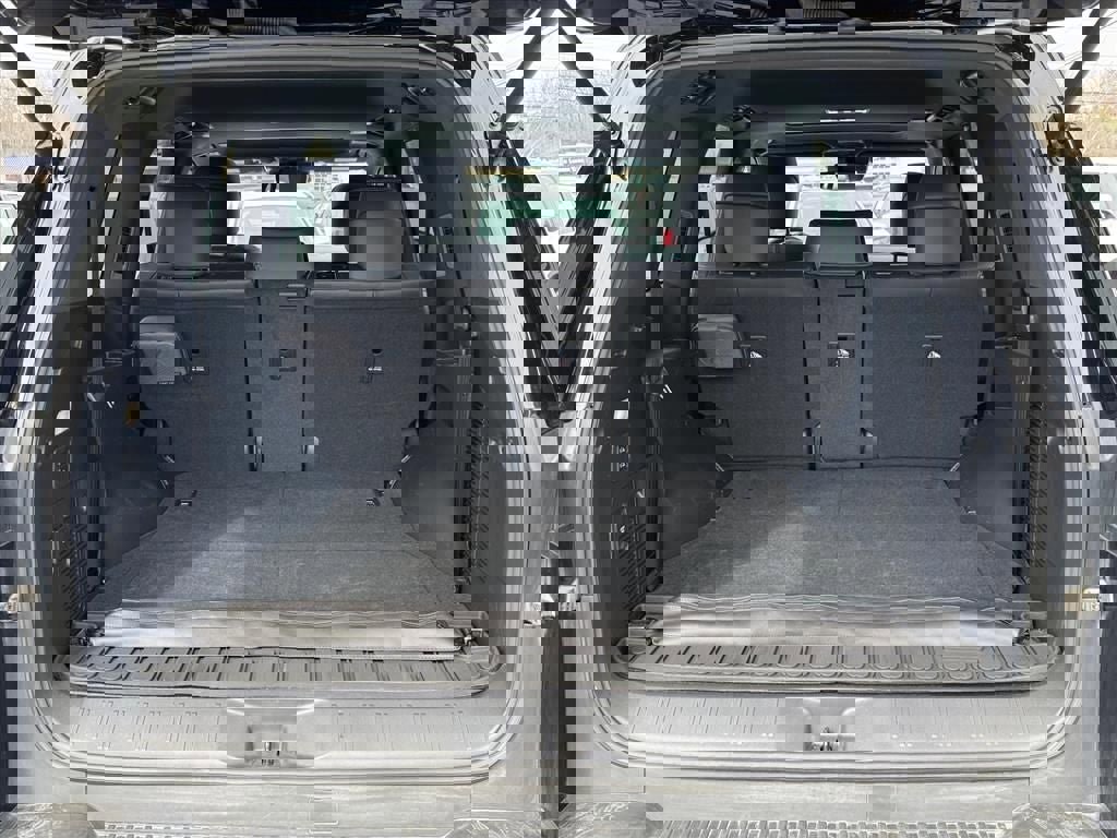 Used 2024 Lexus LX 600 F Sport image 14