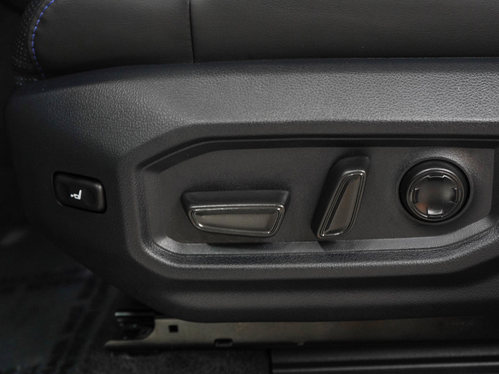 Used 2026 Toyota Sequoia Platinum AWD/4WD image 27