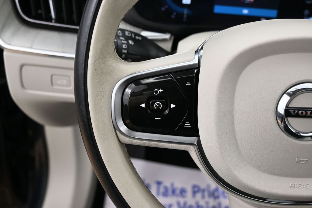 Used 2023 Volvo XC60 B5 Plus w/ Protection Package Premier image 19