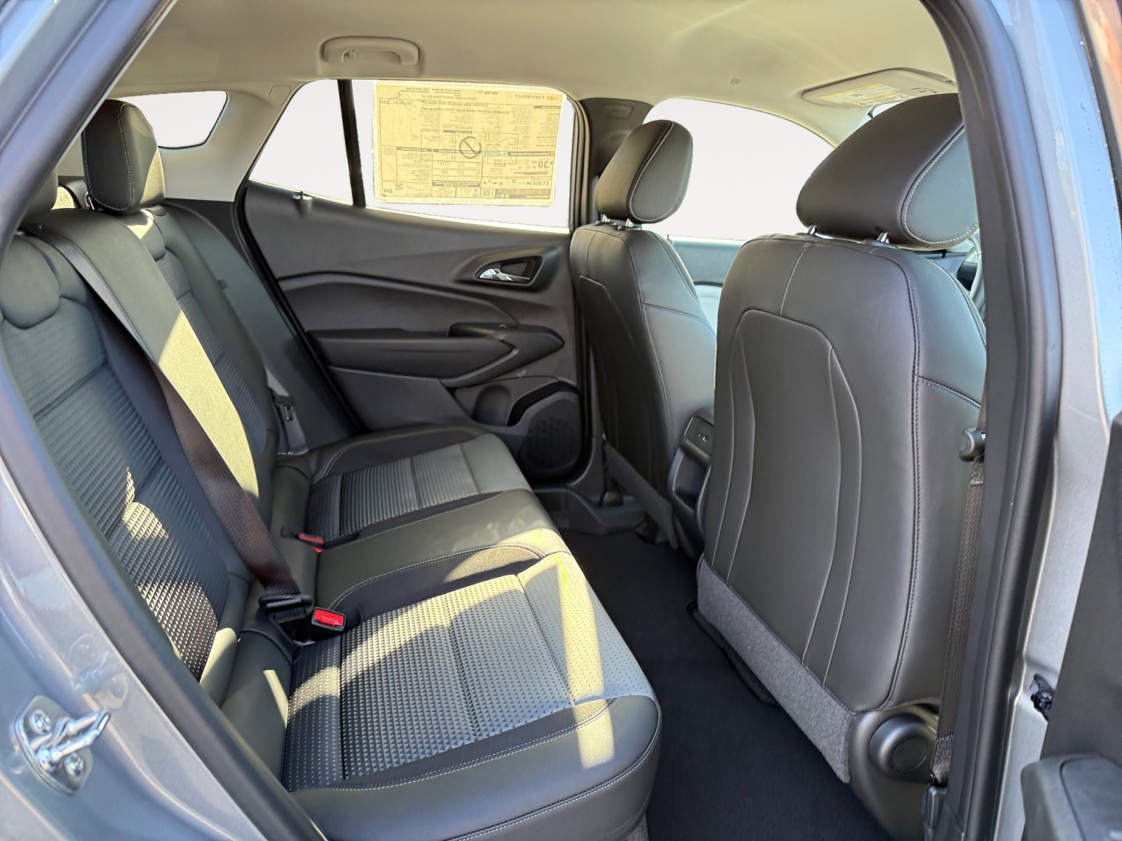 New 2026 Chevrolet Trax LT w/ Midnight Edition image 18