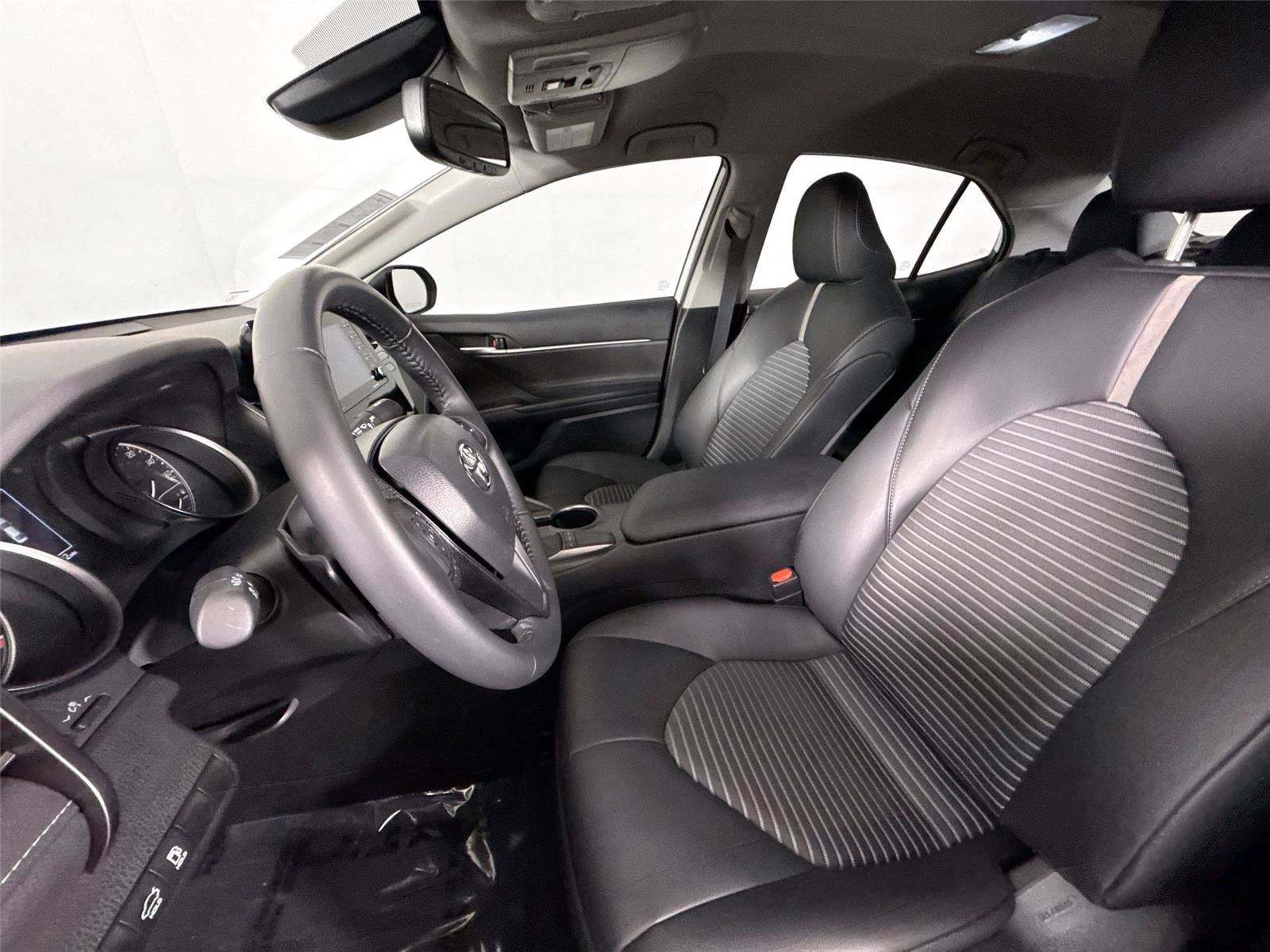 Certified 2024 Toyota Camry SE w/ Convenience Package FWD image 3