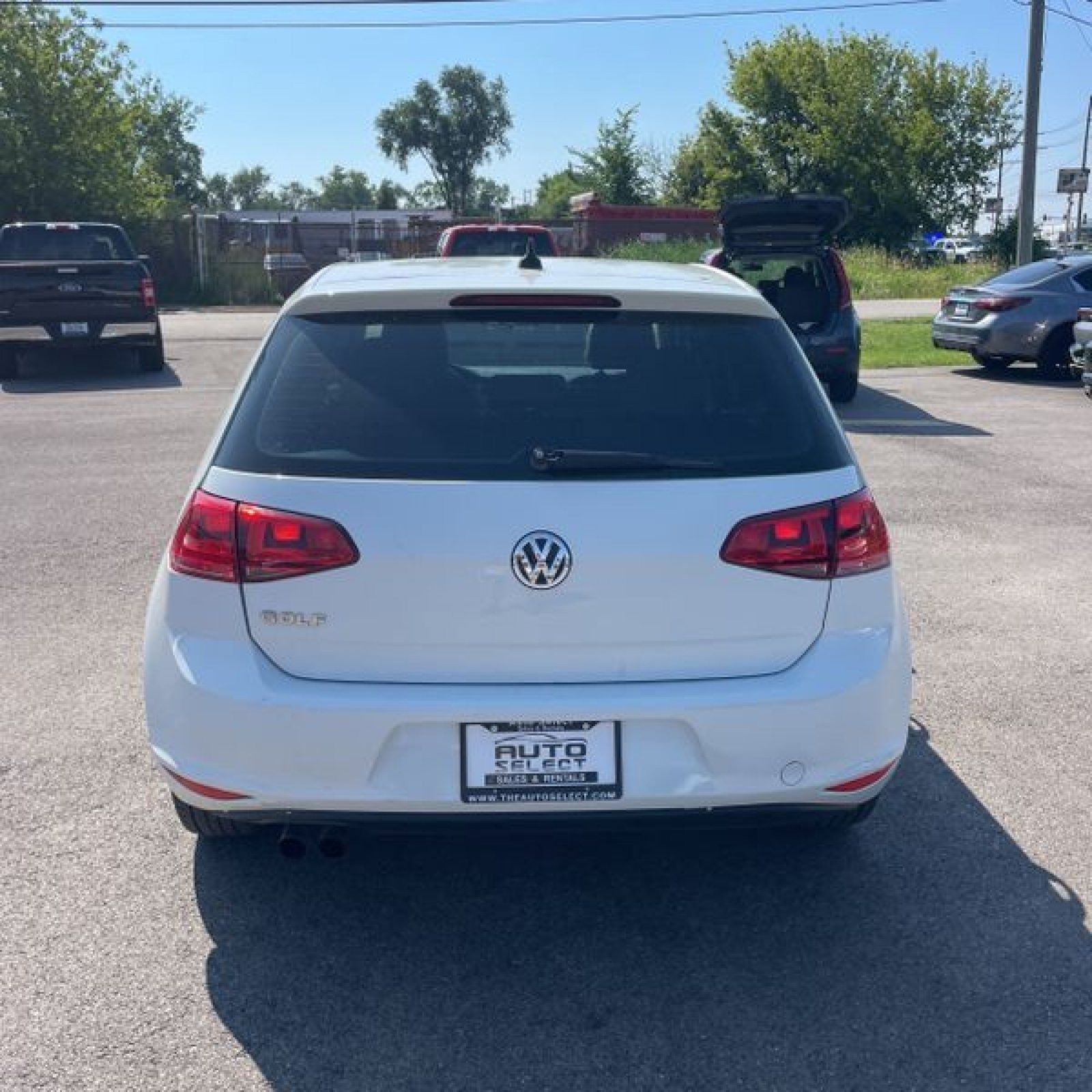 Used 2017 Volkswagen Golf S FWD image 7
