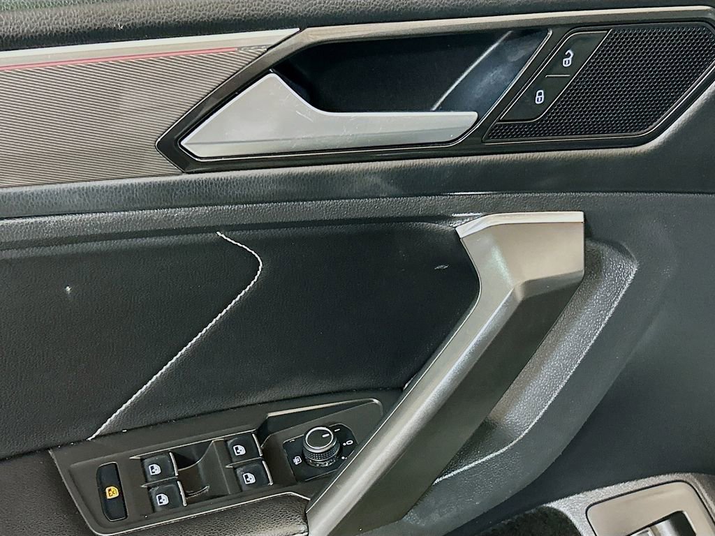 Used 2022 Volkswagen Tiguan SE R-Line FWD image 15