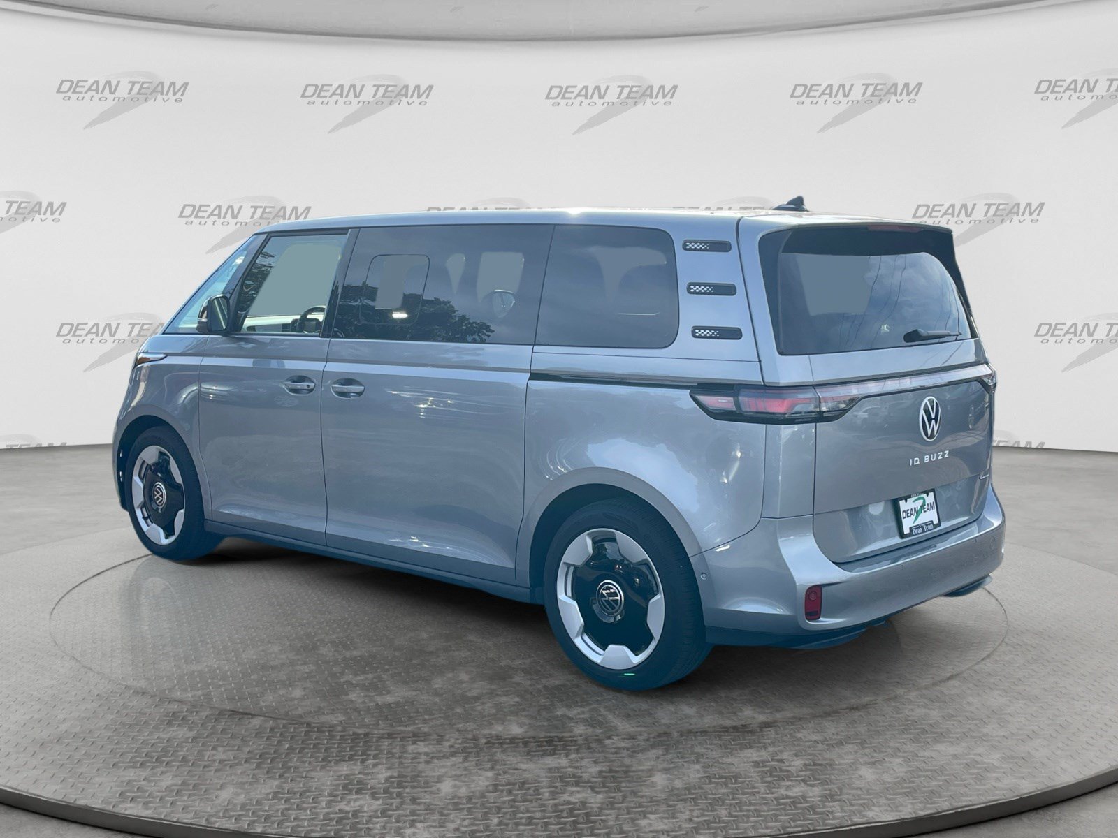 Used 2025 Volkswagen ID. Buzz Pro S Plus AWD/4WD image 6