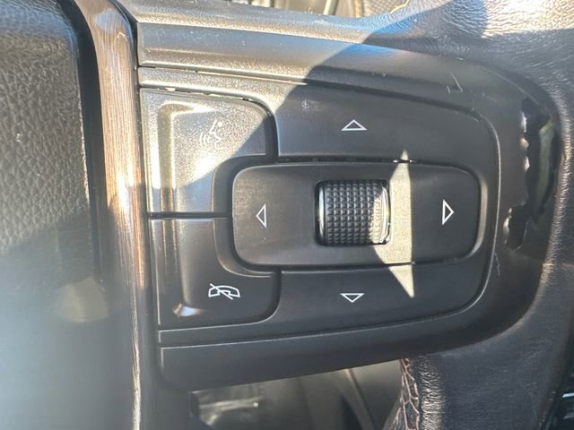 Used 2021 GMC Yukon XL AT4 image 32