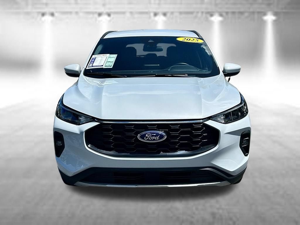 Used 2025 Ford Escape ST-Line Select AWD/4WD image 2