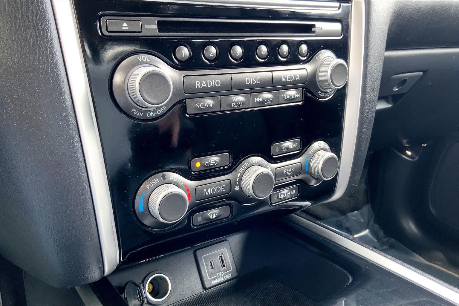 Used 2019 Nissan Pathfinder SV AWD/4WD image 35