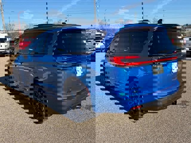 New 2026 Chrysler Pacifica Limited w/ S Appearance Package image 31