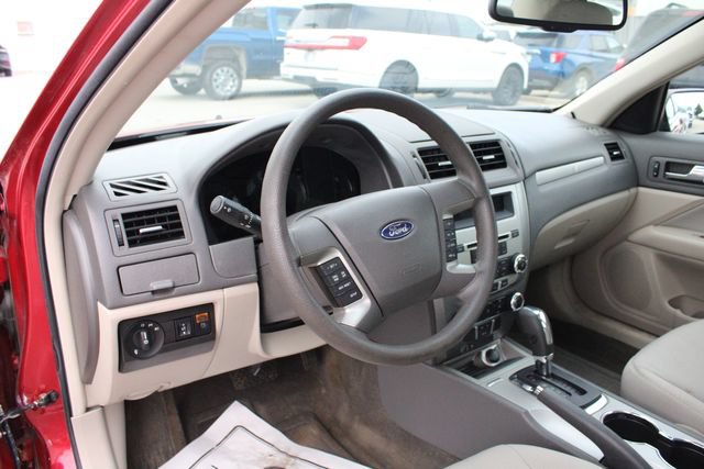 Used 2010 Ford Fusion SE FWD image 2