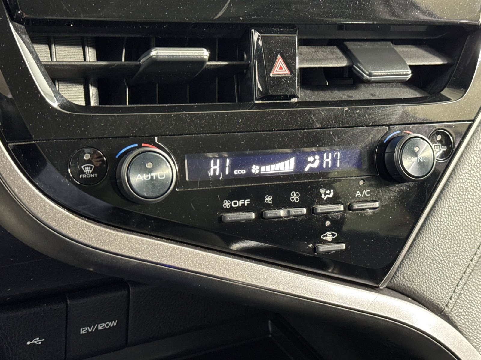 Used 2024 Toyota Camry LE image 25