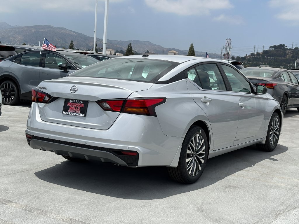 New 2026 Nissan Altima 2.5 SV FWD image 7