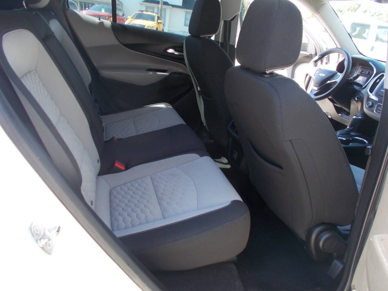 Used 2020 Chevrolet Equinox LS FWD image 8