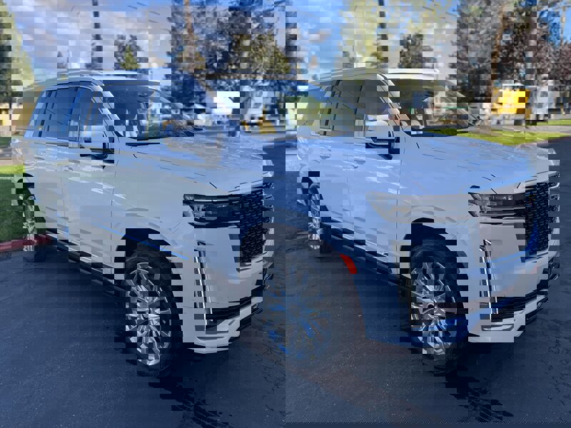 Used 2021 Cadillac Escalade ESV Premium Luxury w/ Driver Assist Tech Package image 3